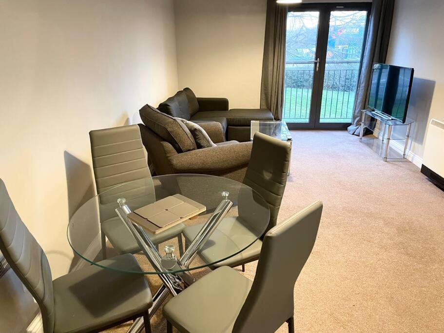 Appartamento Price! Huge 1 Bed Apartment, Centre, Single Beds Or Super King, Sofabed & Free Secure Parking *